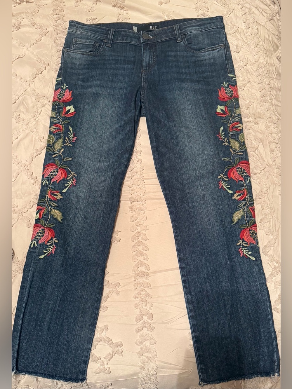 Kut from the Kloth Reece Dark Blue Straight-Leg Jeans with Floral Embroidery